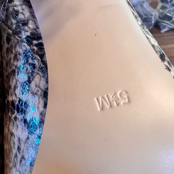 NWOB GUESS SNAKE PYTHON PRINT BOOTIES - Picture 10 of 13